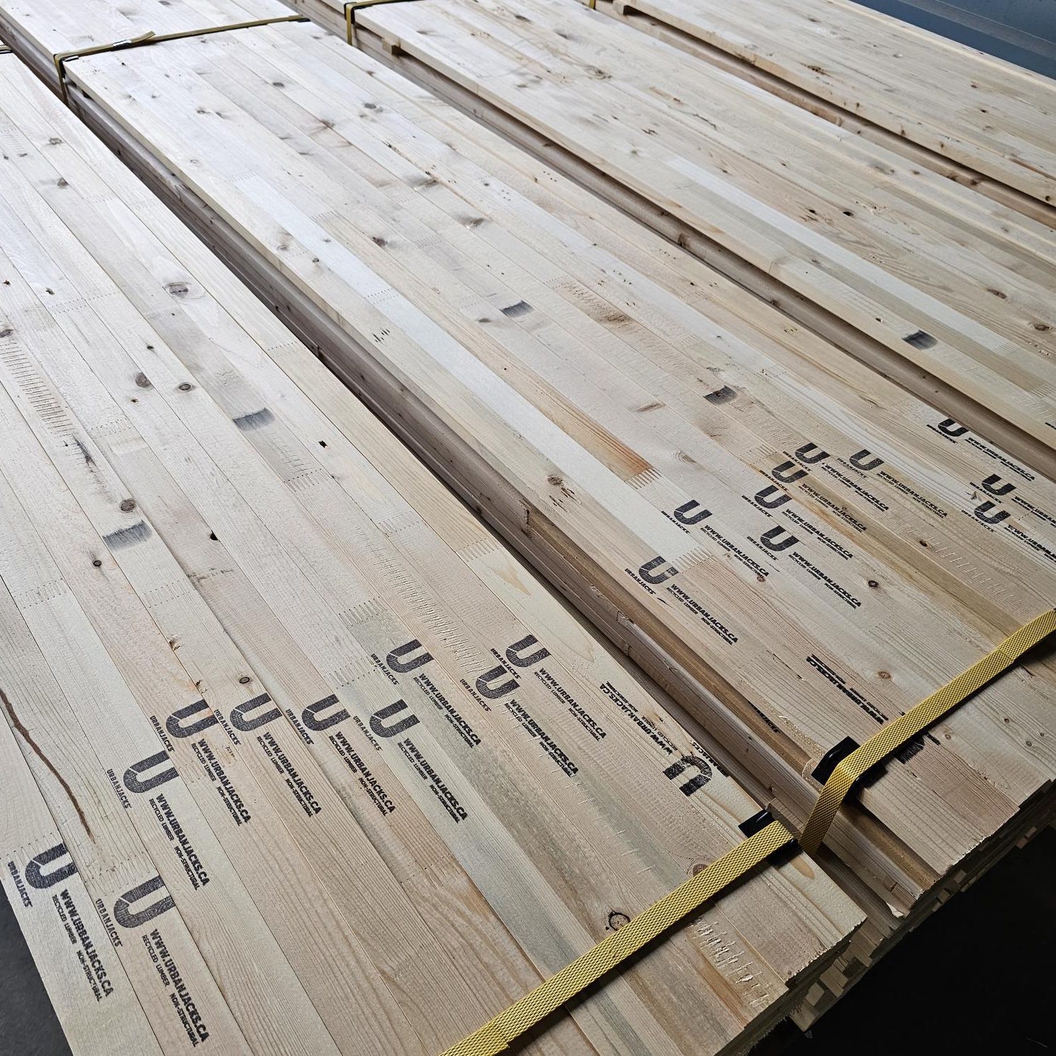 1x4 Premium Eco-Friendly Lumber